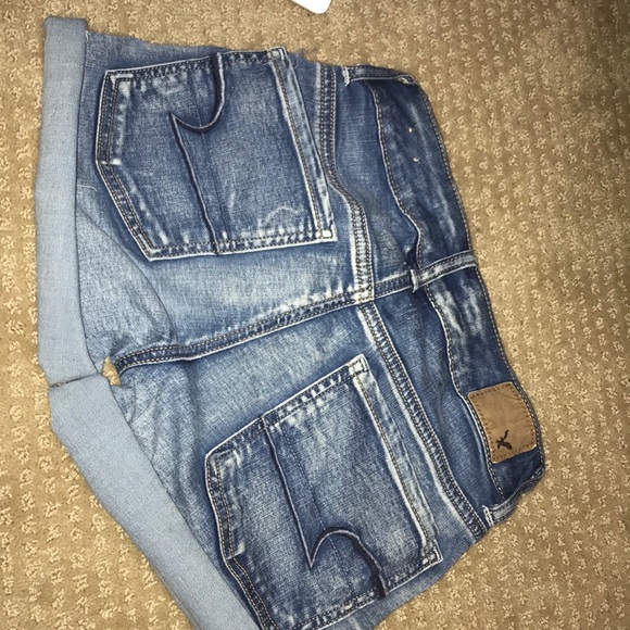 Not-ripped American Eagle short shorts - Picture 3 of 3